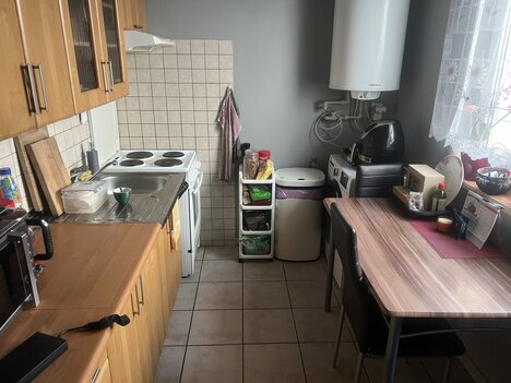 Pronájem zděného, nevybaveného bytu 2+1 v Rychnově nad Malší